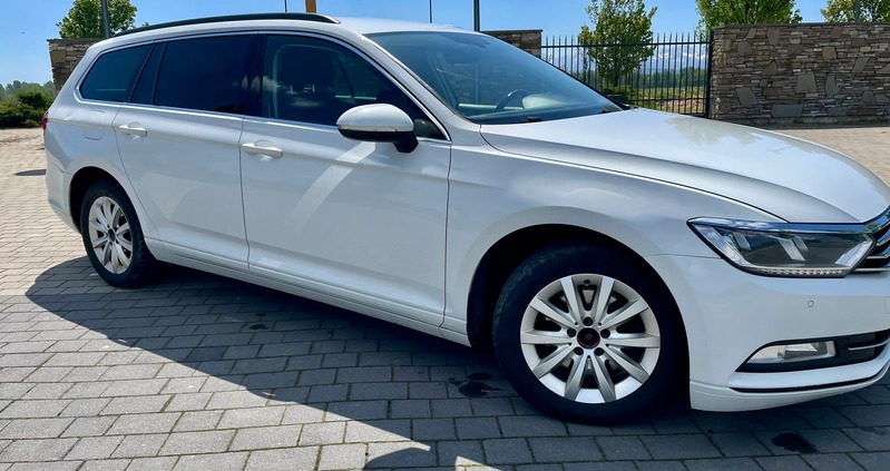 Volkswagen Passat cena 34900 przebieg: 306000, rok produkcji 2016 z Nekla małe 407